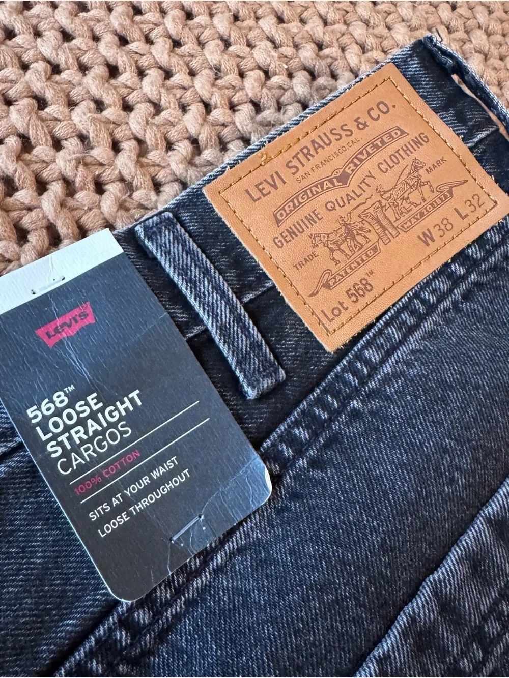Levi’s Premium 568 Loose Straight Cargo Jeans Black Wash 38x32 NWT